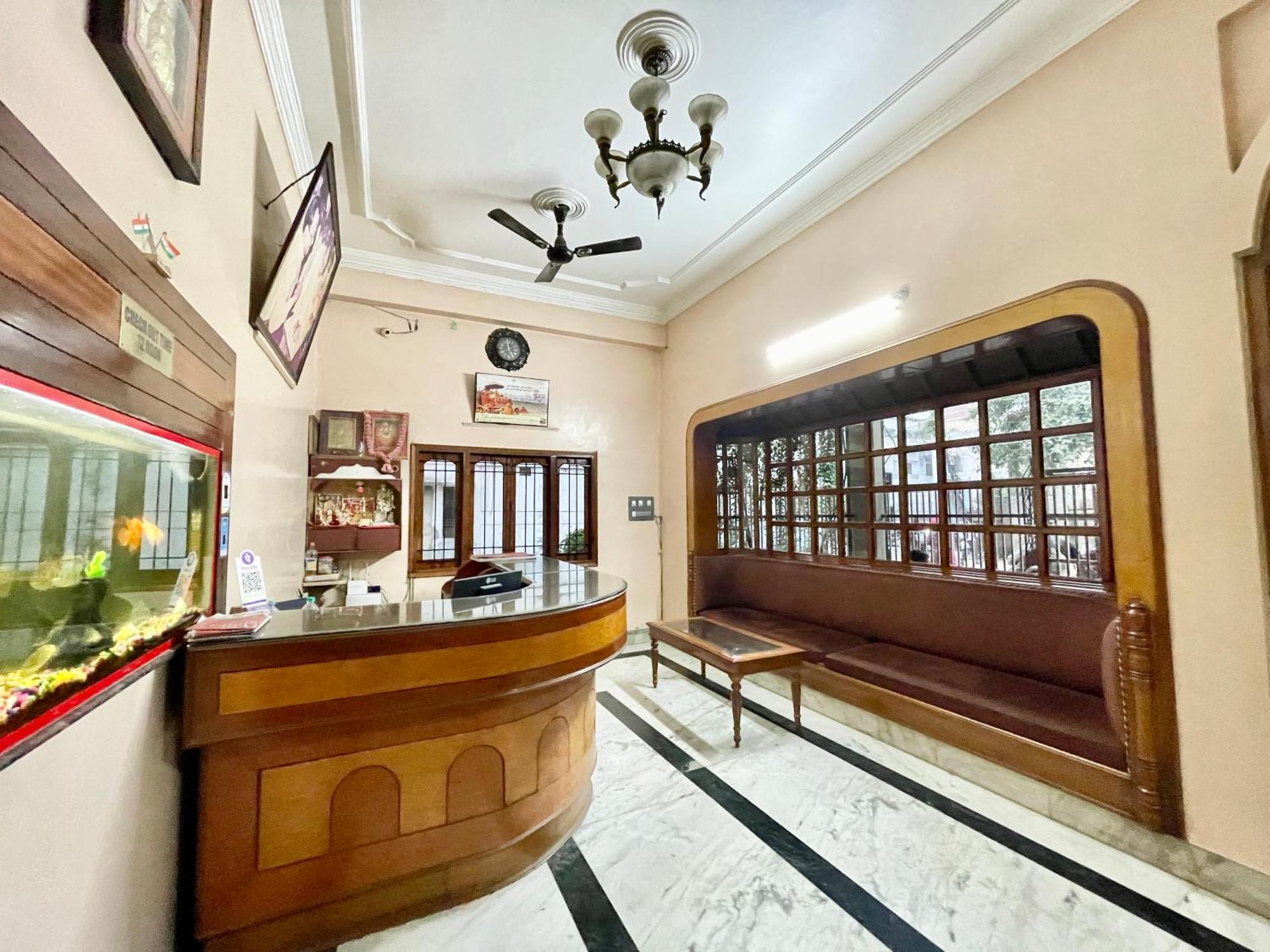 Hotel Shivam ! Varanasi होटल शिवम హోటల్ శివం ஹோட்டல் சிவம் Foreigner'S Choice ! Fully Air-Conditioned Hotel With Lift & Parking Availability, Near Kashi Vishwanath Temple, And Ganga Ghat, Best Hotel In Varanasi 2 Exterior foto