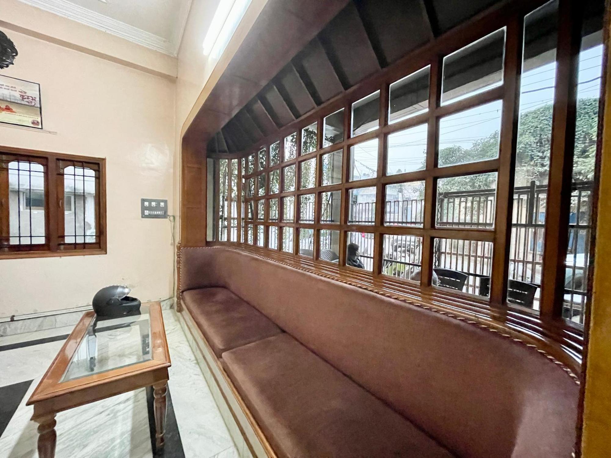 Hotel Shivam ! Varanasi होटल शिवम హోటల్ శివం ஹோட்டல் சிவம் Foreigner'S Choice ! Fully Air-Conditioned Hotel With Lift & Parking Availability, Near Kashi Vishwanath Temple, And Ganga Ghat, Best Hotel In Varanasi 2 Exterior foto