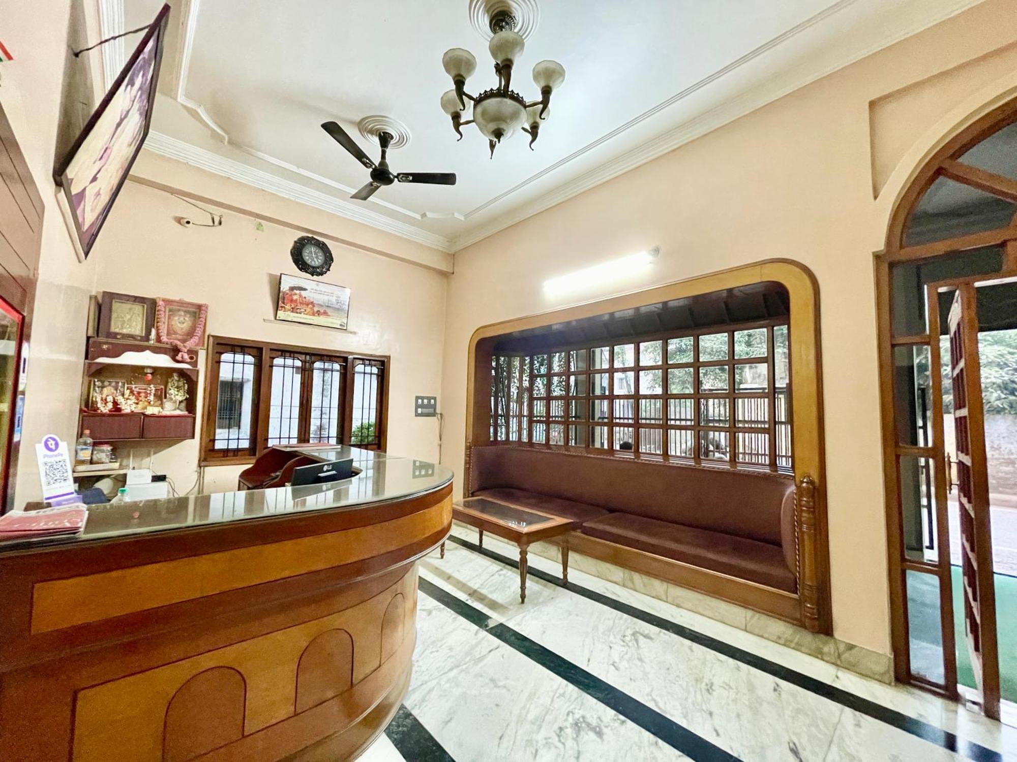 Hotel Shivam ! Varanasi होटल शिवम హోటల్ శివం ஹோட்டல் சிவம் Foreigner'S Choice ! Fully Air-Conditioned Hotel With Lift & Parking Availability, Near Kashi Vishwanath Temple, And Ganga Ghat, Best Hotel In Varanasi 2 Exterior foto