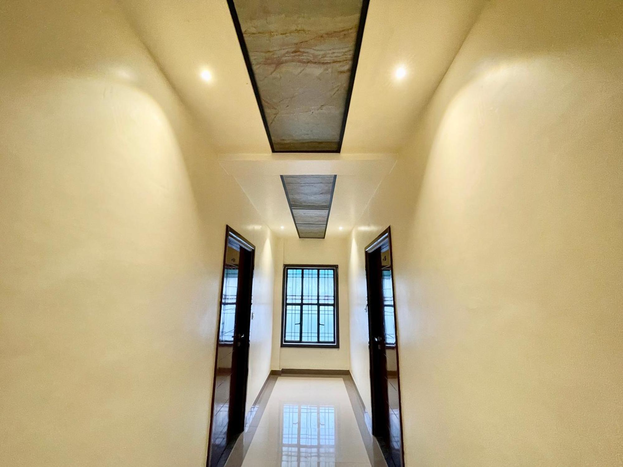 Hotel Shivam ! Varanasi होटल शिवम హోటల్ శివం ஹோட்டல் சிவம் Foreigner'S Choice ! Fully Air-Conditioned Hotel With Lift & Parking Availability, Near Kashi Vishwanath Temple, And Ganga Ghat, Best Hotel In Varanasi 2 Exterior foto