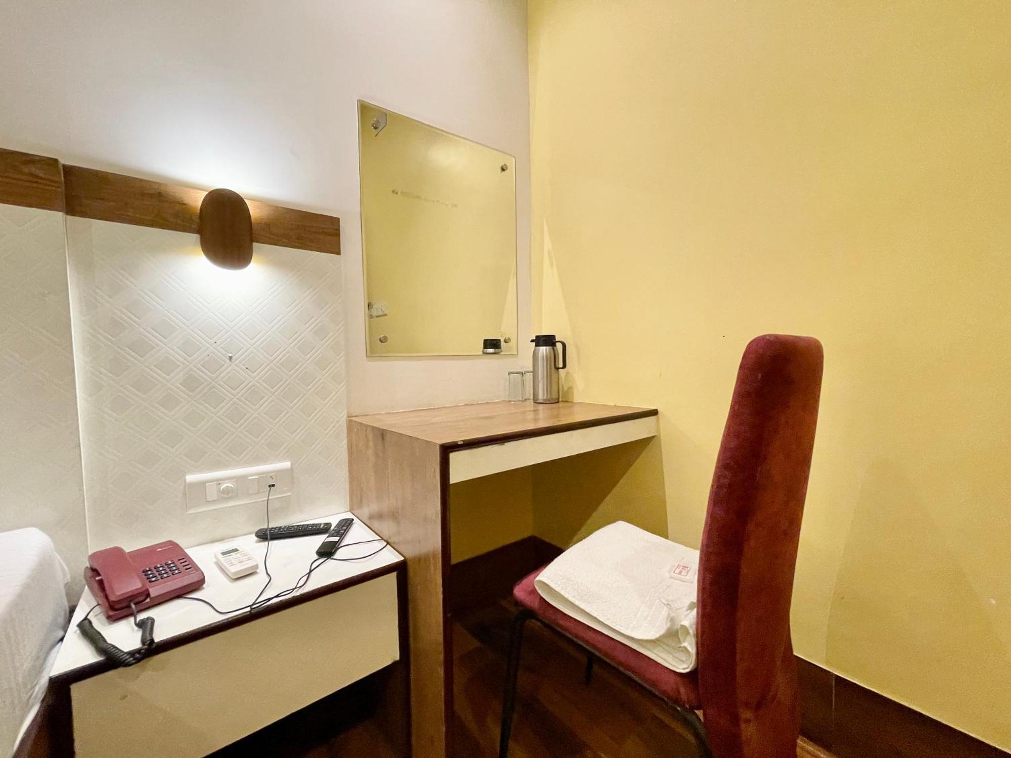 Hotel Shivam ! Varanasi होटल शिवम హోటల్ శివం ஹோட்டல் சிவம் Foreigner'S Choice ! Fully Air-Conditioned Hotel With Lift & Parking Availability, Near Kashi Vishwanath Temple, And Ganga Ghat, Best Hotel In Varanasi 2 Exterior foto